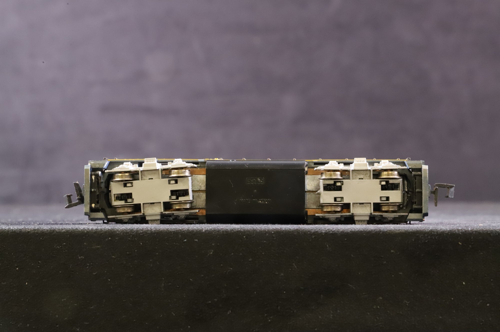 Atlas N Gauge 4722 EMD GP30 No.3235 in Santa Fe Livery