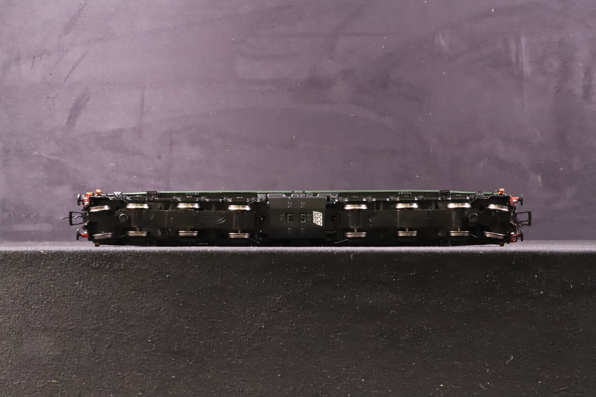 Bachmann OO 32-480DS Class 40 Diesel 'D211' 'Mauritania' BR Green DCC Sound