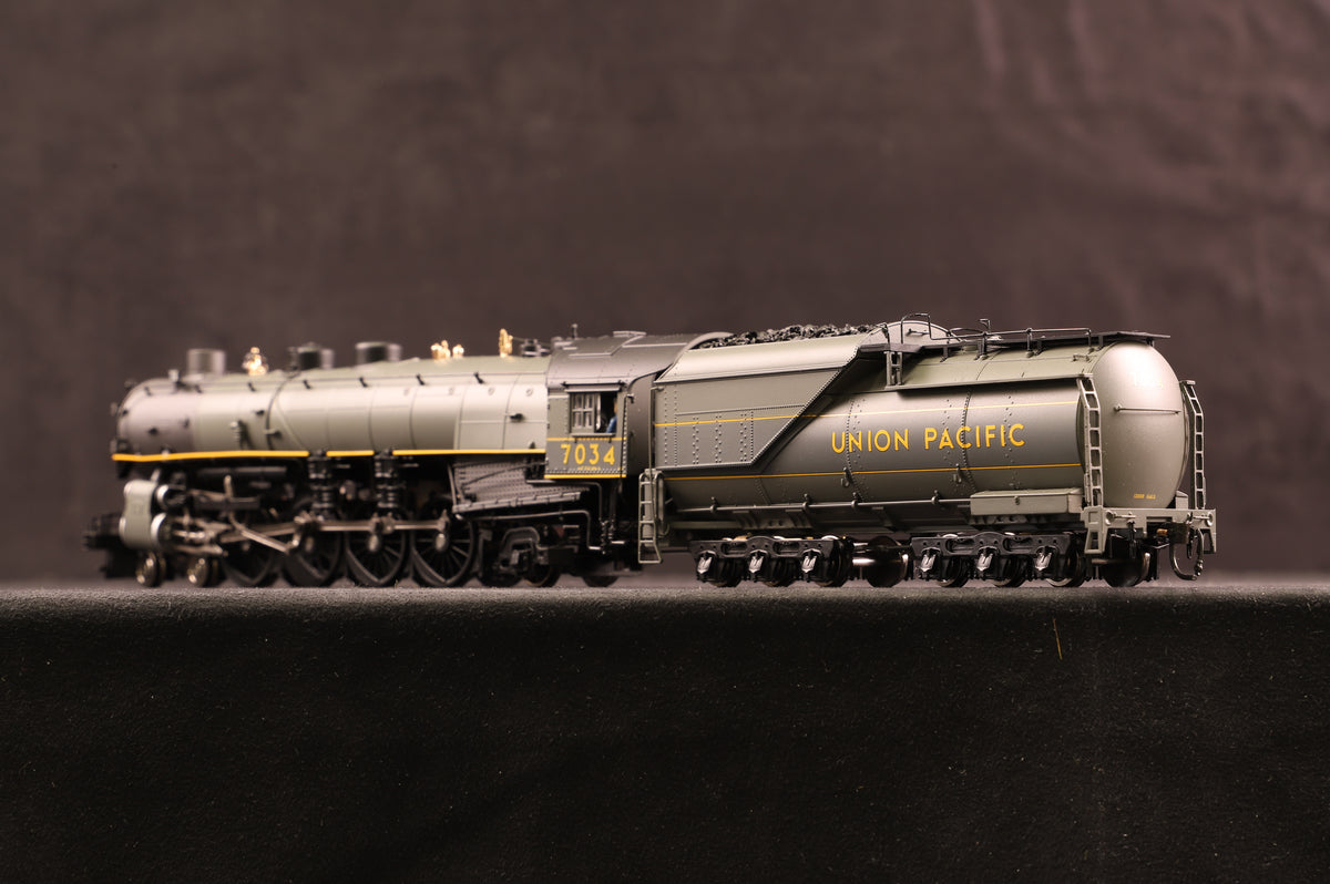 Broadway Limited Imports HO Union Pacific 4-8-2 &#39;7034&#39;, DCC Sound