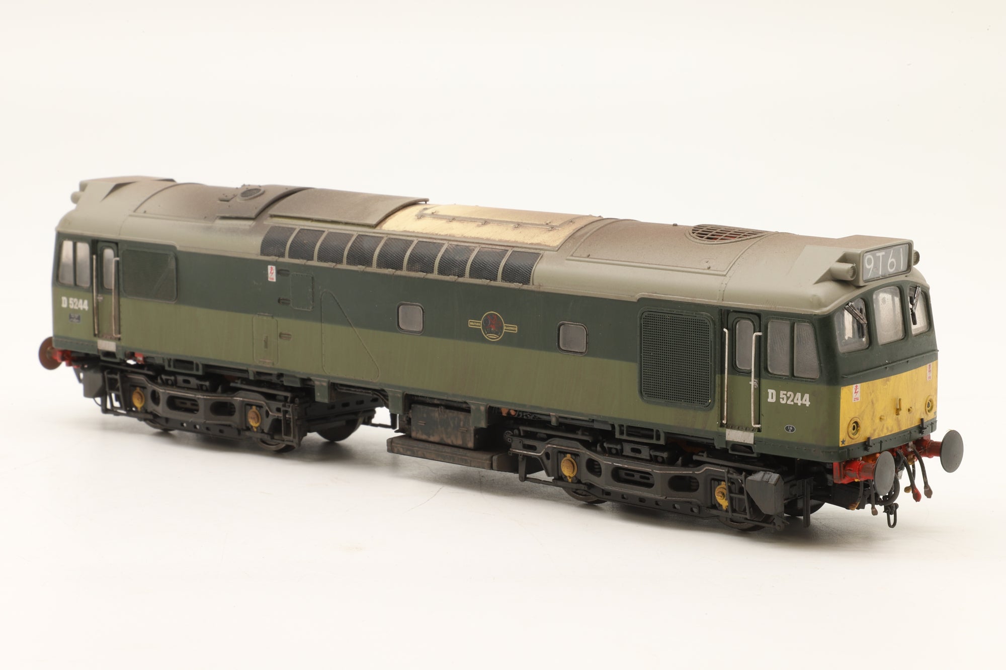 Heljan OO 2531 Class 25 'D5244' BR Two Tone Green SYP Weathered