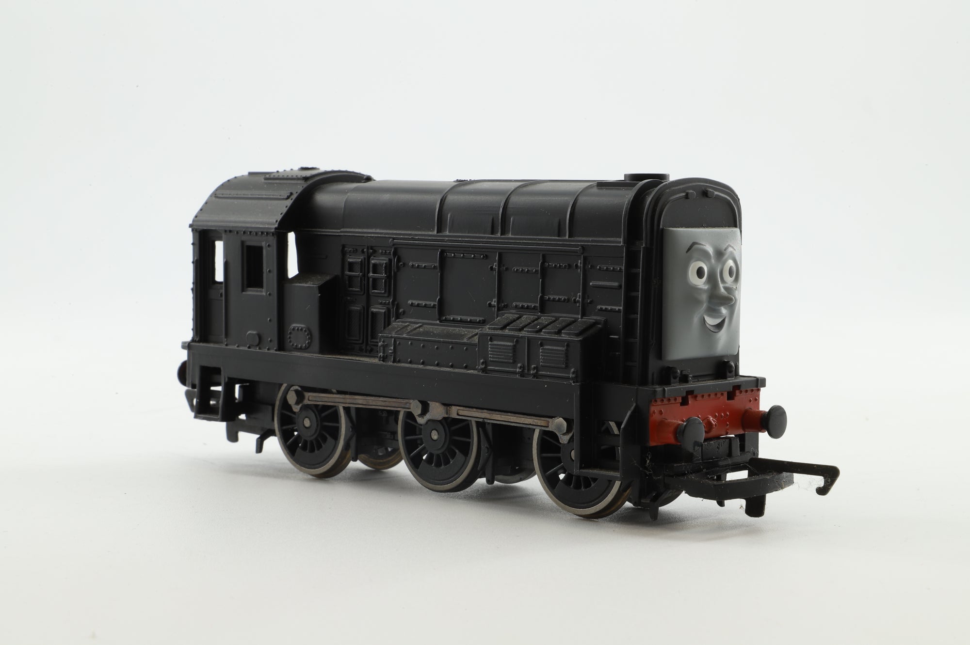 Hornby OO R9050 Devious Diesel 0-6-0, Thomas the Tank Range