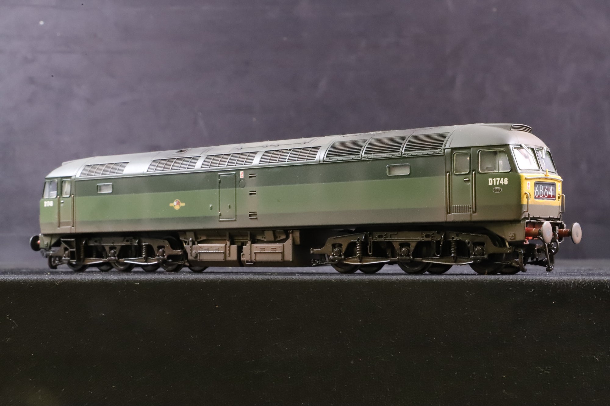 Bachmann OO 32-804 Class 47 'D1746' Diesel BR Two Tone Green Renumbered & Weathered DCC Sound