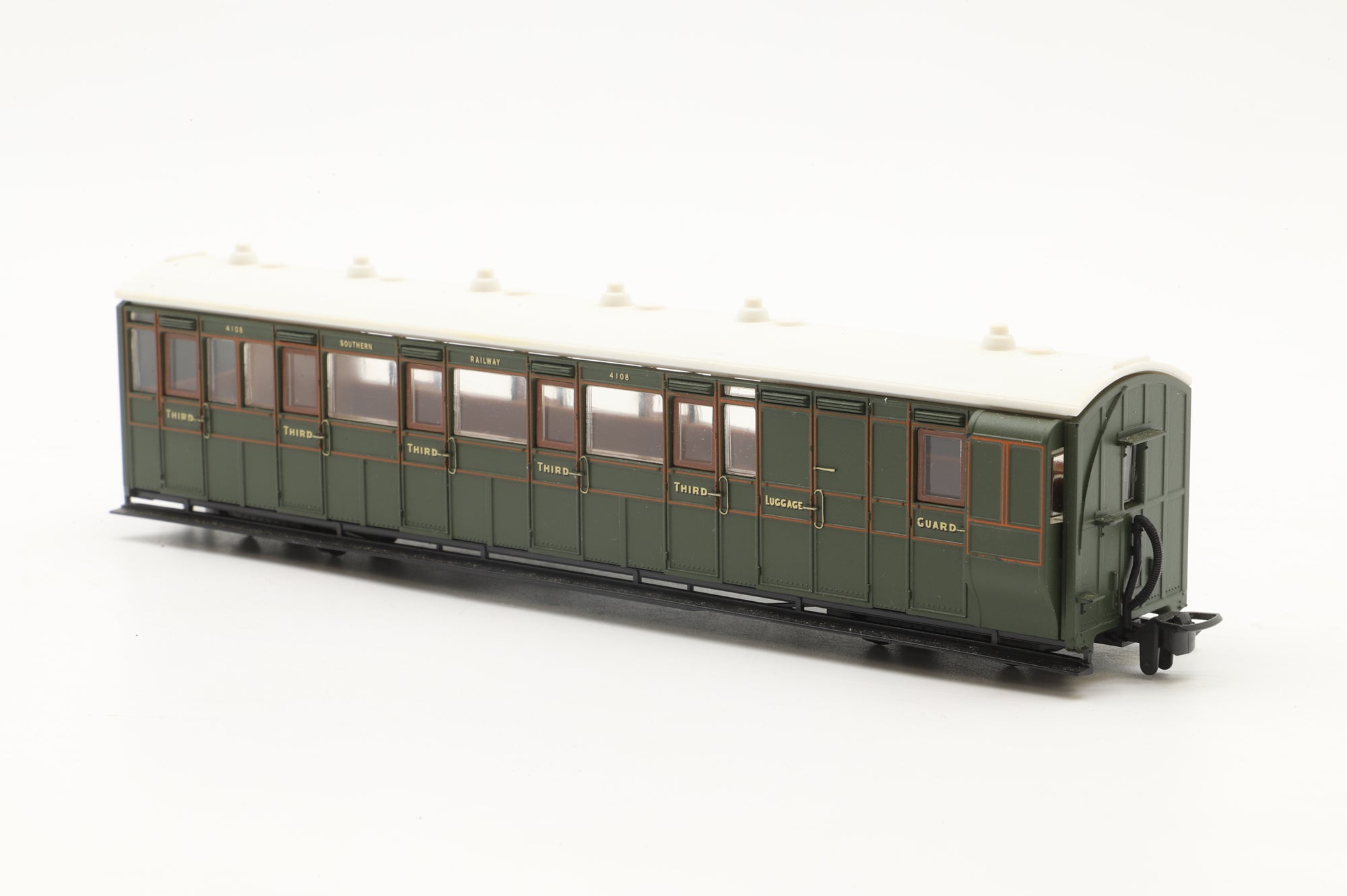 PECO OO-9 GR-401A/421A Rake of 2x Narrow Gauge Coaches in SR Green