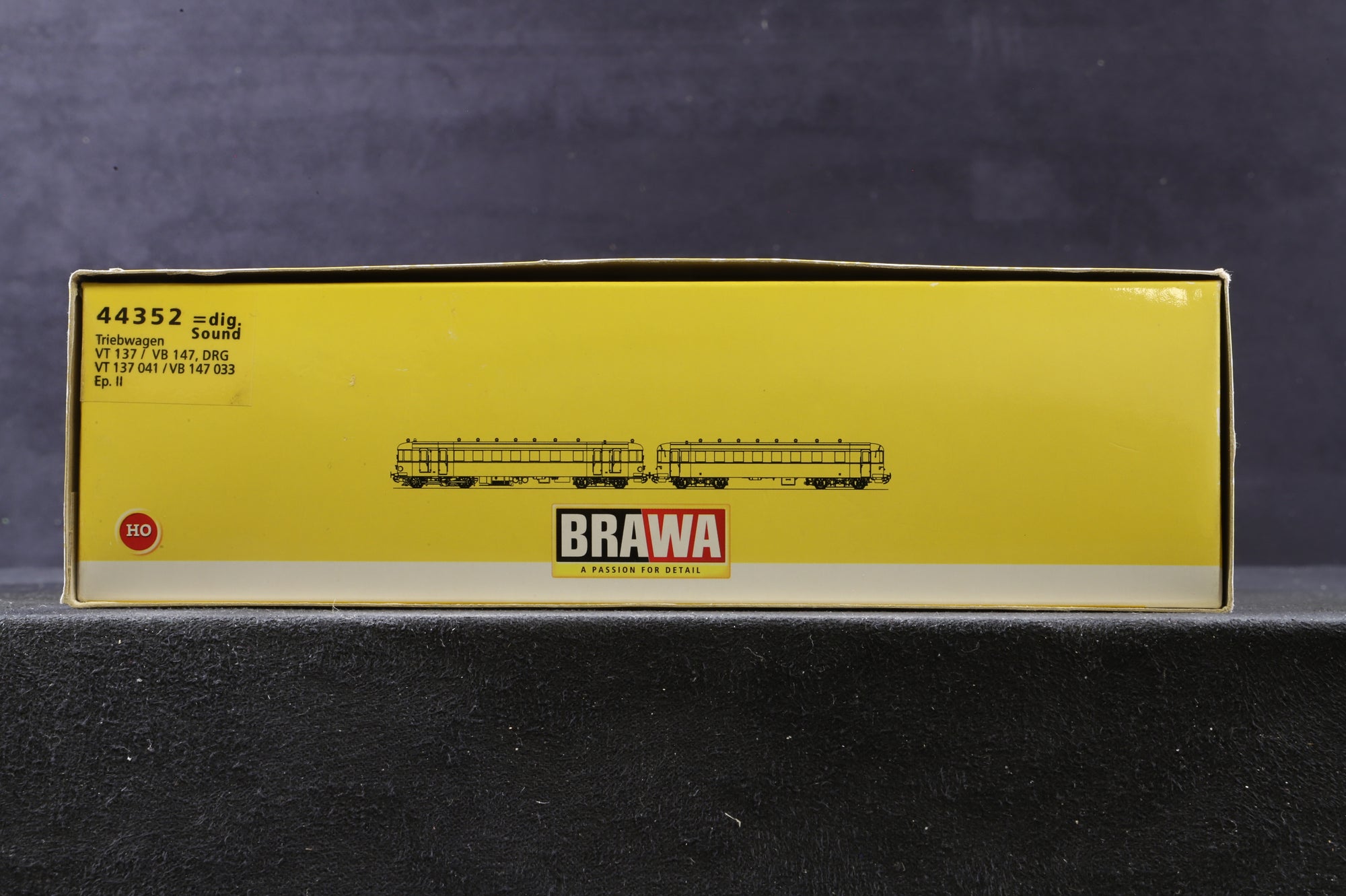 Brawa 44352 Diesel Railcar VT 137 BC4vT 32-34 and Trailer VB 147 C4v-31-32 DRG DCC Sound