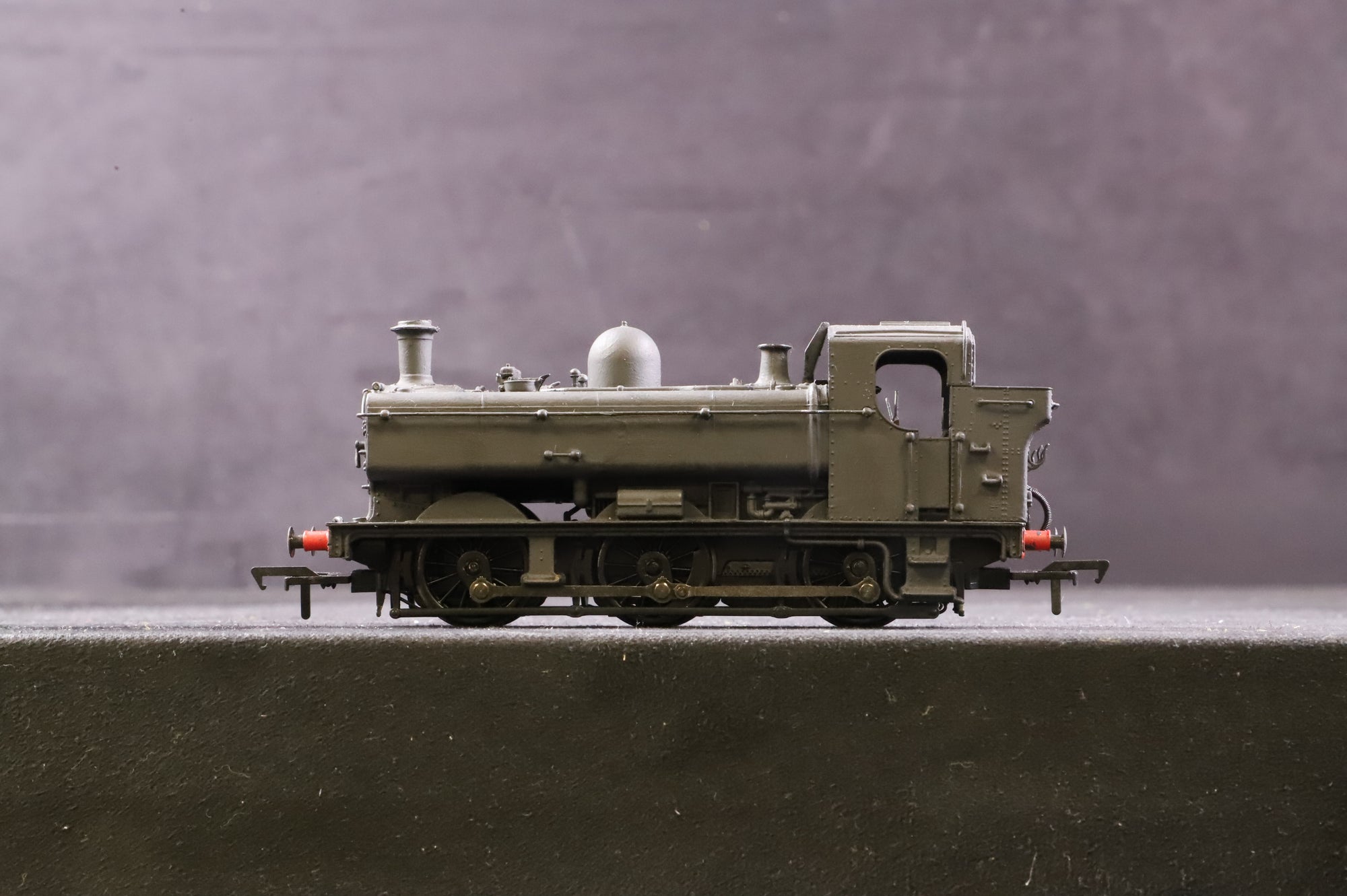 WORKSHOP Bachmann OO Pannier Tank 0-6-0 Repainted