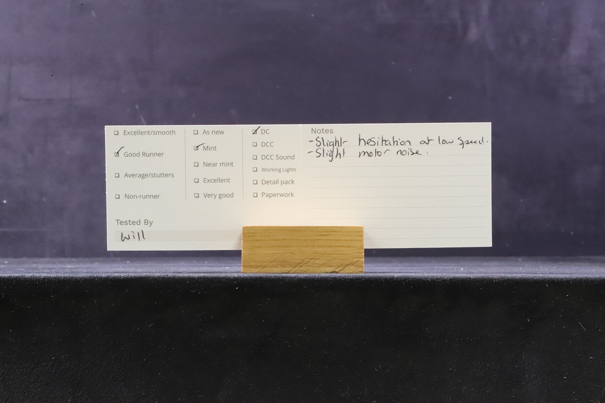 Bachmann OO 31-854 J39 646960 in BR Black w/ Early Crests & 4200 Gallon Tender - Weathered