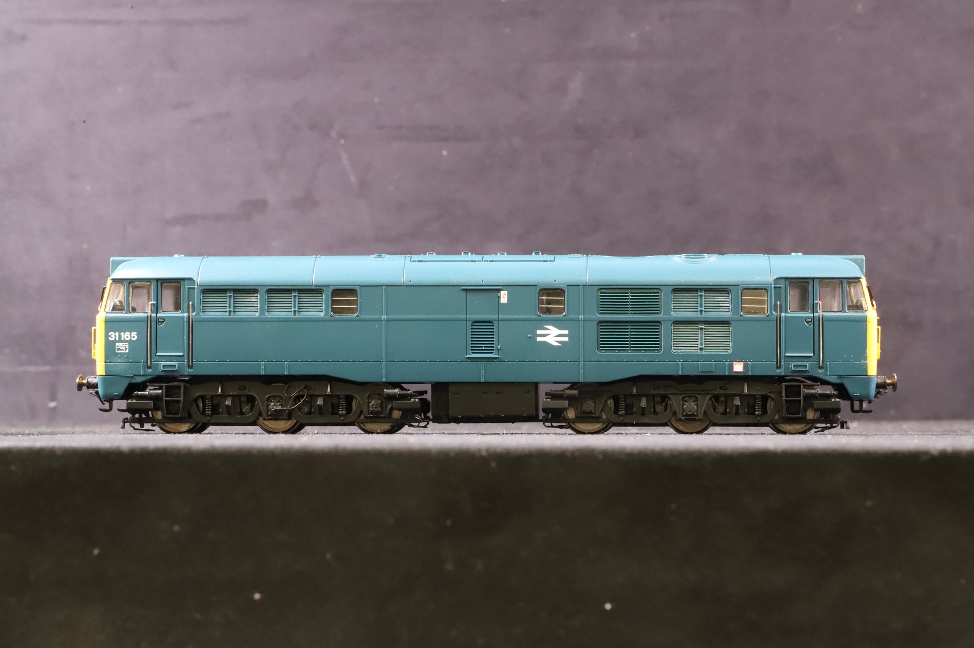 Hornby OO Class 31 '31165' BR Blue Full Yellow Ends