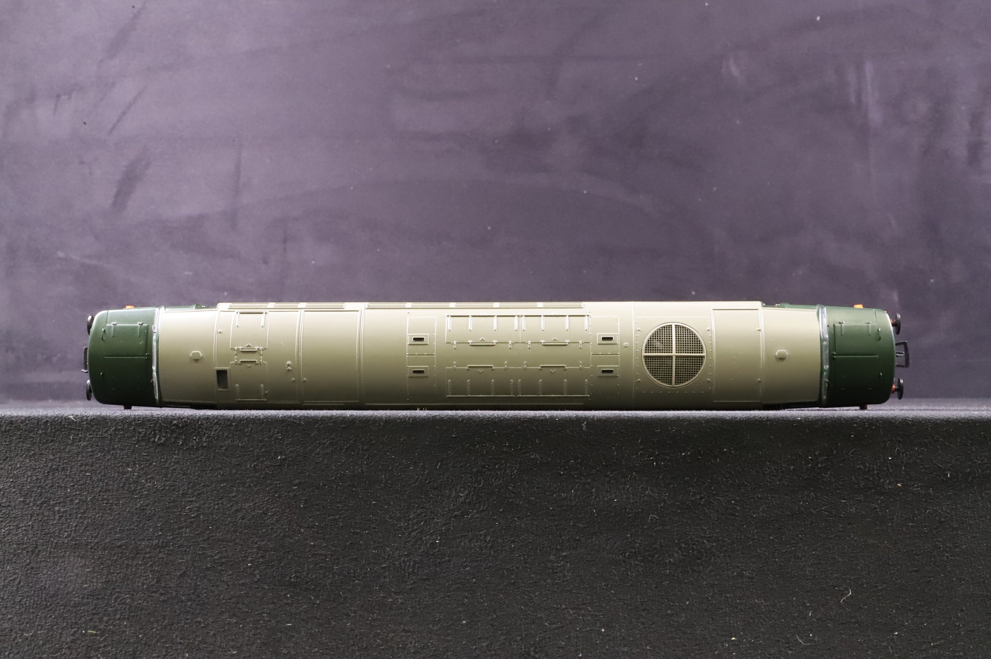 Bachmann OO 32-480DS Class 40 Diesel 'D211' 'Mauritania' BR Green DCC Sound