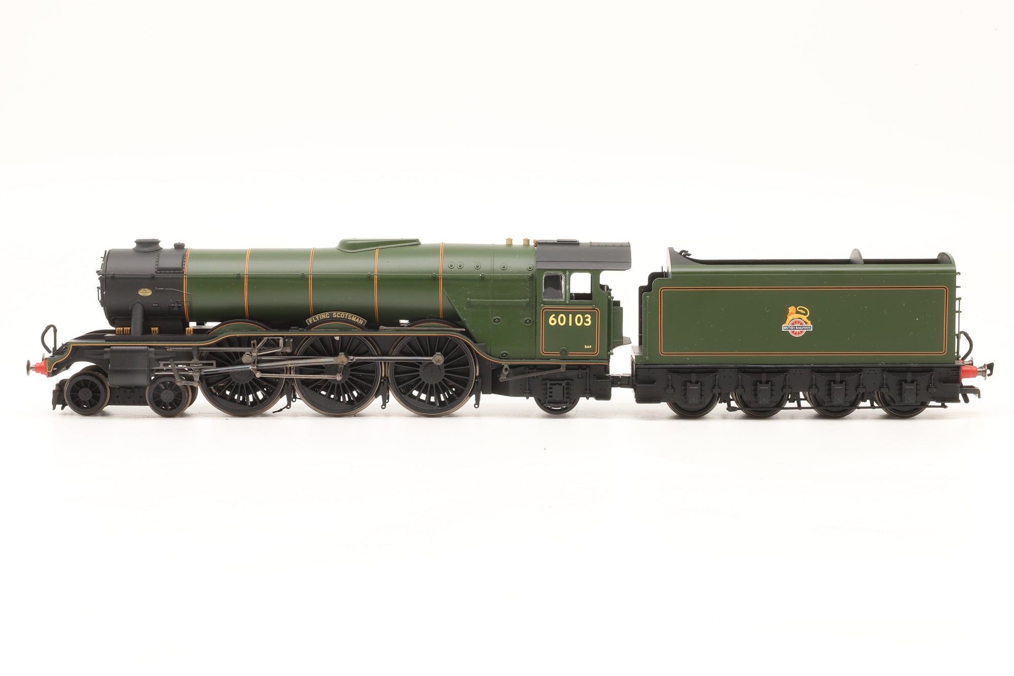 Hornby OO R39915 BR A3 Class 'Flying Scotsman' w/Steam Generator, Diecast Footplate & Flickering Firebox DCC Sound
