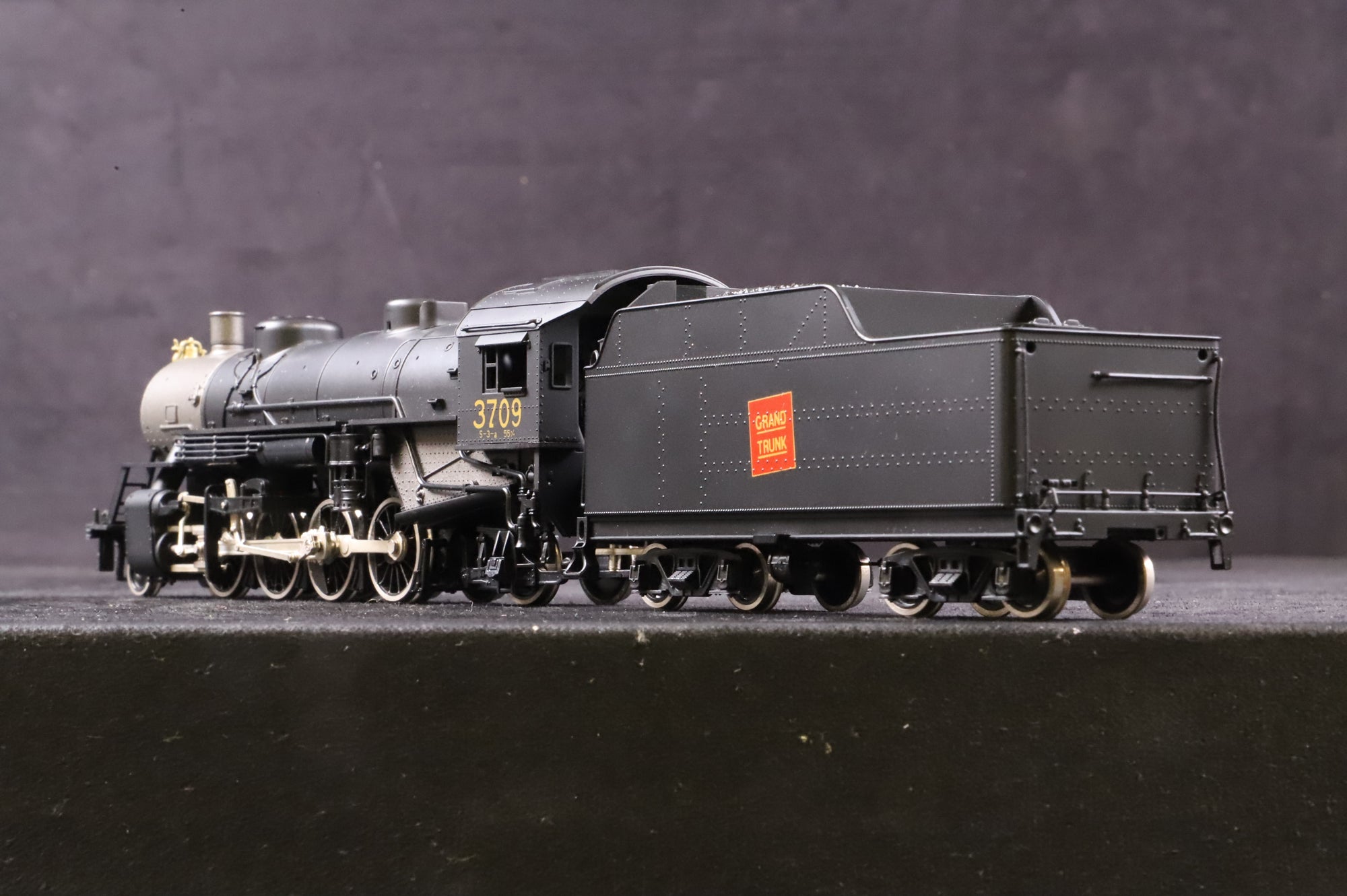 Genesis HO G9014 USRA 2-8-2 '3709' Grand Trunk