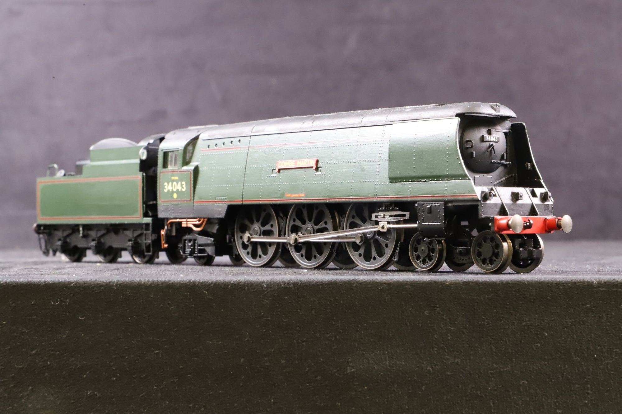 WORKSHOP Hornby OO R2436 West Country Class 4-6-2 'Combe Martin' '34043' BR Lined Green