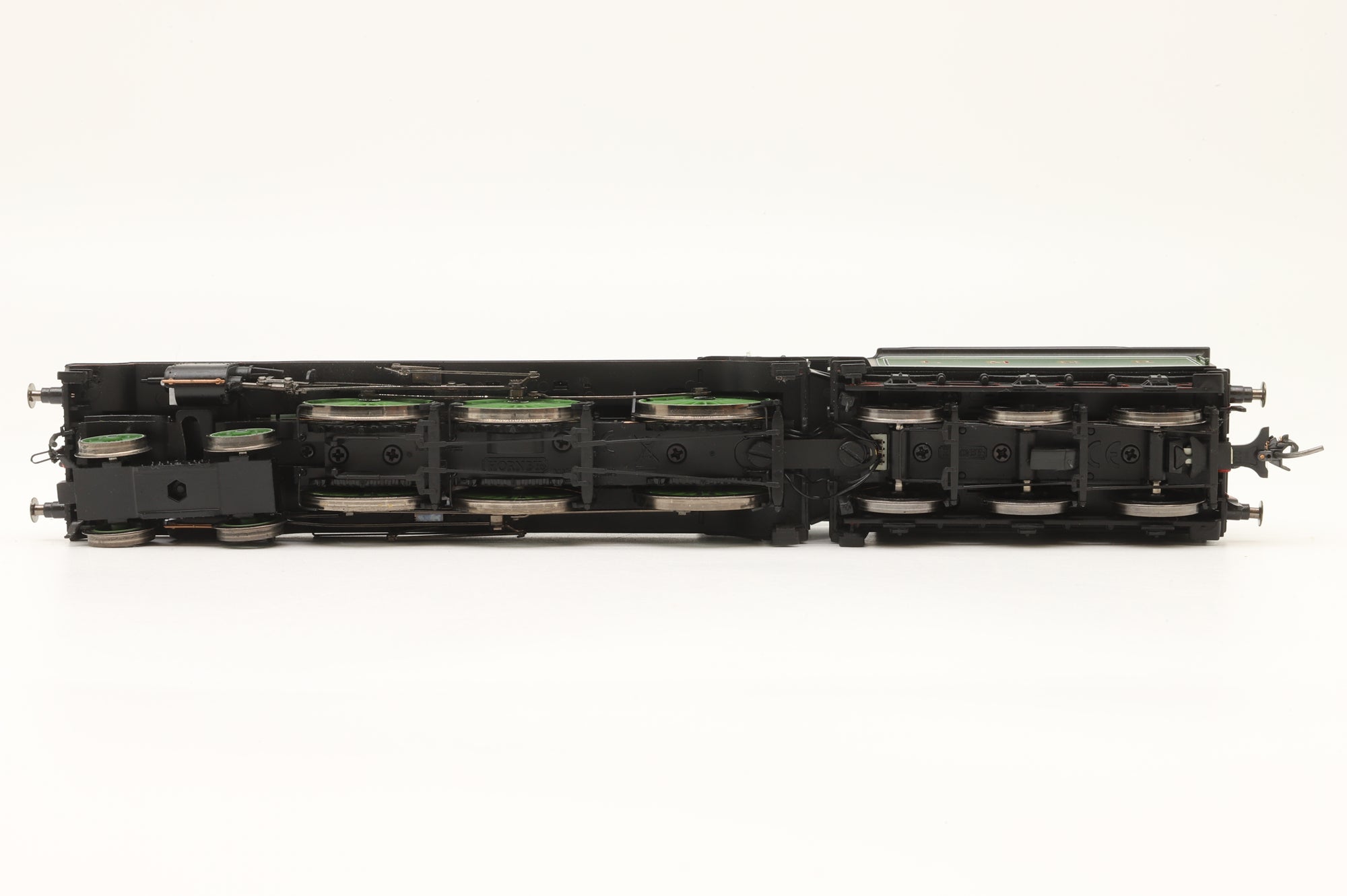 Hornby OO R2920 LNER Class B17/1 'Sandringham' '2800', DCC Sound