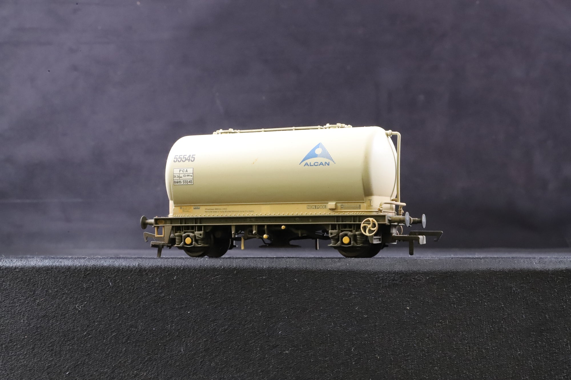 Bachmann OO Rake of 6 PCA Metalair Grey Wagons, Weathered, 38-652x5 & 651