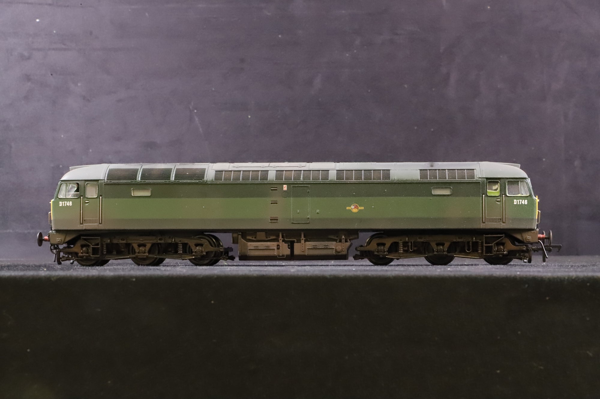 Bachmann OO 32-804 Class 47 'D1746' Diesel BR Two Tone Green Renumbered & Weathered DCC Sound