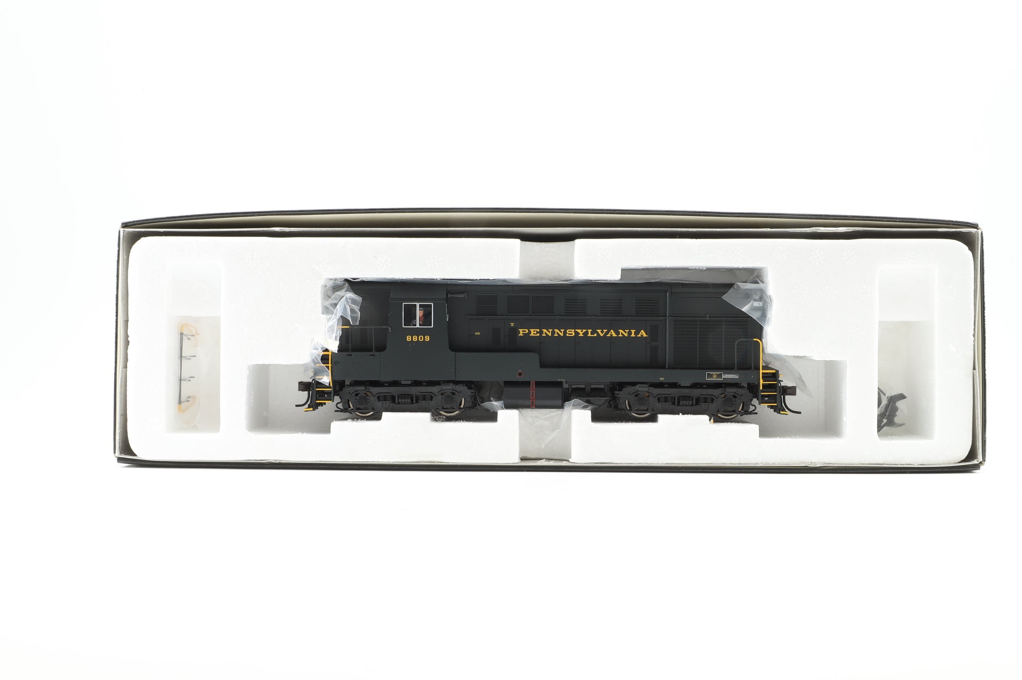 Atlas HO 9531 H16-44 Diesel Locomotive '8809' Pennsylvania