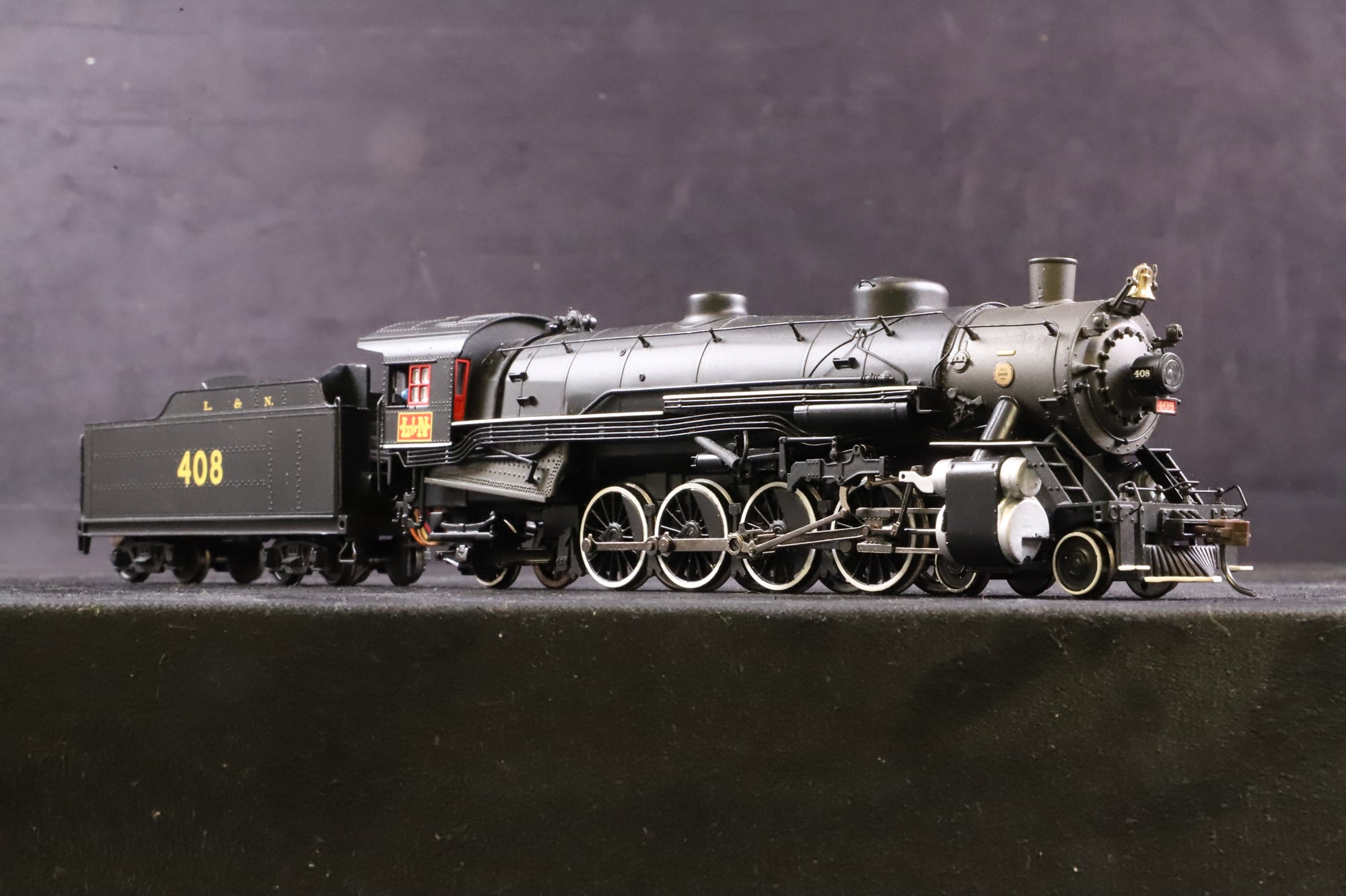 Spectrum HO 81608 Ultra Light 4-8-2 Mountain Loco No. 408 in L&N Black