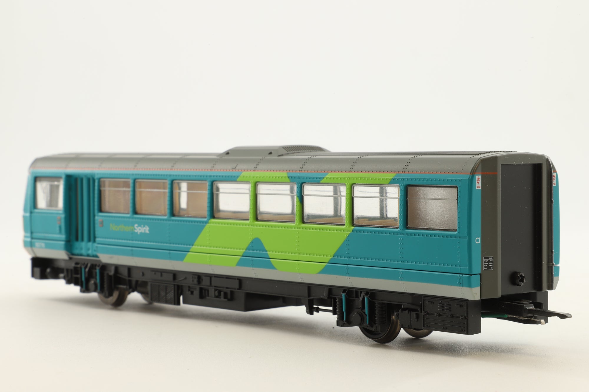 Hornby OO R2161 Pacer 2-Car DMU Northern Spirit Class 142 Railbus '142074'