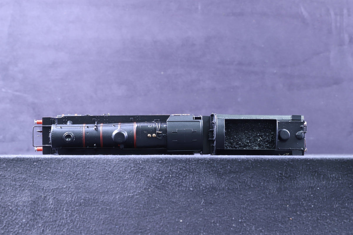 DJH OO Kit Built BR Standard Class 4 76109 in Lined BR Black w/ Late Crests