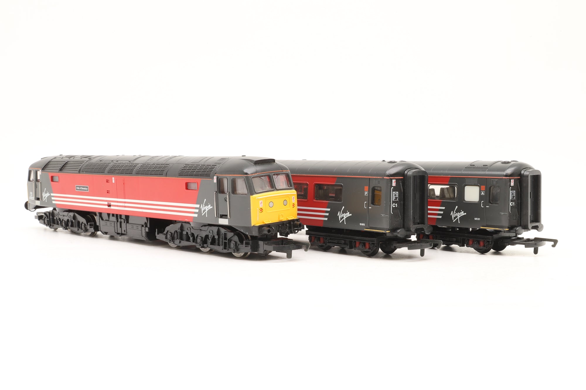 WORKSHOP Hornby OO Spirits of the North Class 47 Virgin Trains 'Pride of Shrewsbury' '47822' with 2 Mk 2d Coaches & 2-Car Class 142 Pacer Railbus Set '55724' & '55770'