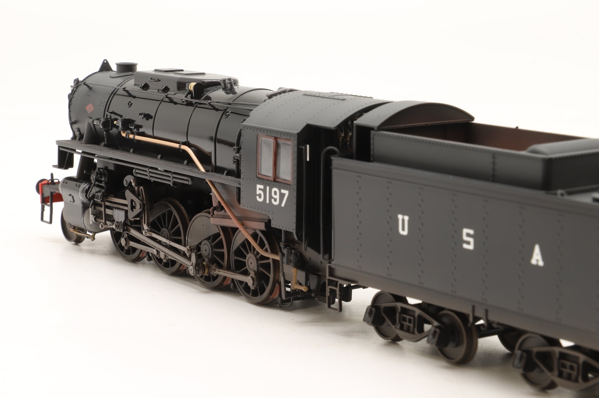 Rapido OO Gauge 926010 USATC S160 2-8-0, ‘5197’, Black w/USA on tender (As preserved) Lightly Weathered & Gloss Finish