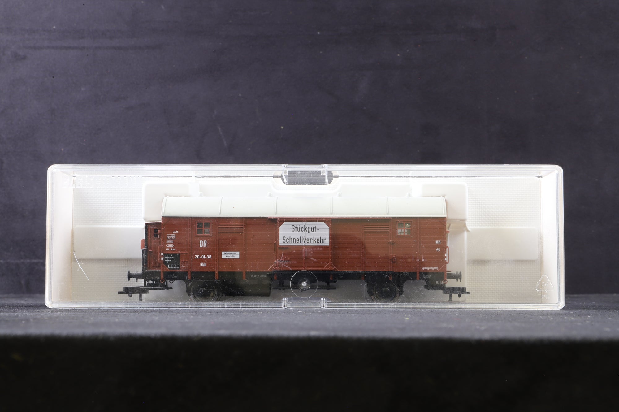 Fleischmann HO 5705 & 5306 Rake Of 4 DR Box Vans