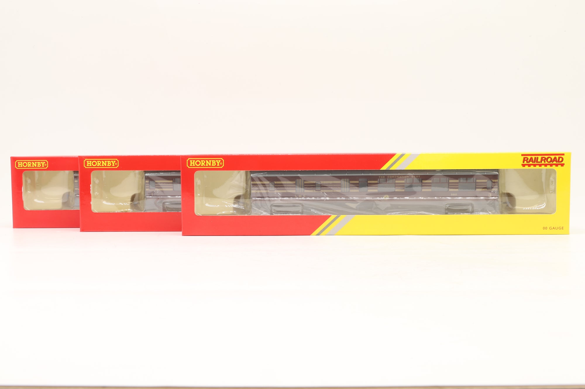 Hornby OO R4873 LMS Coronation Scot Coach Pack