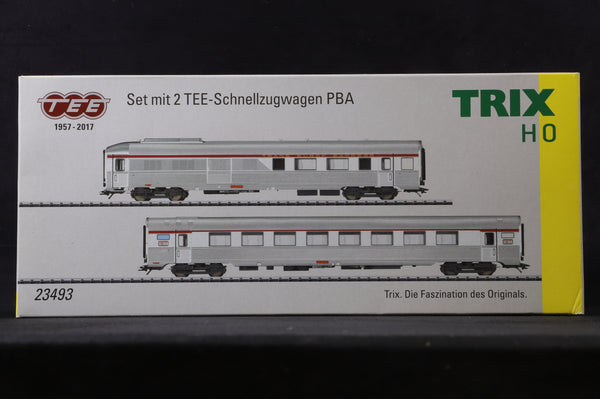 Trix HO 23493 2 Pack PBA TEE Express Train Passenger Cars - Clark