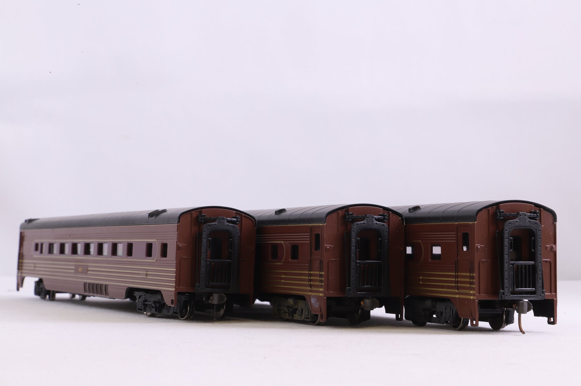 IHC HO 47731 Rake Of 3 PRR Corrugated Coaches
