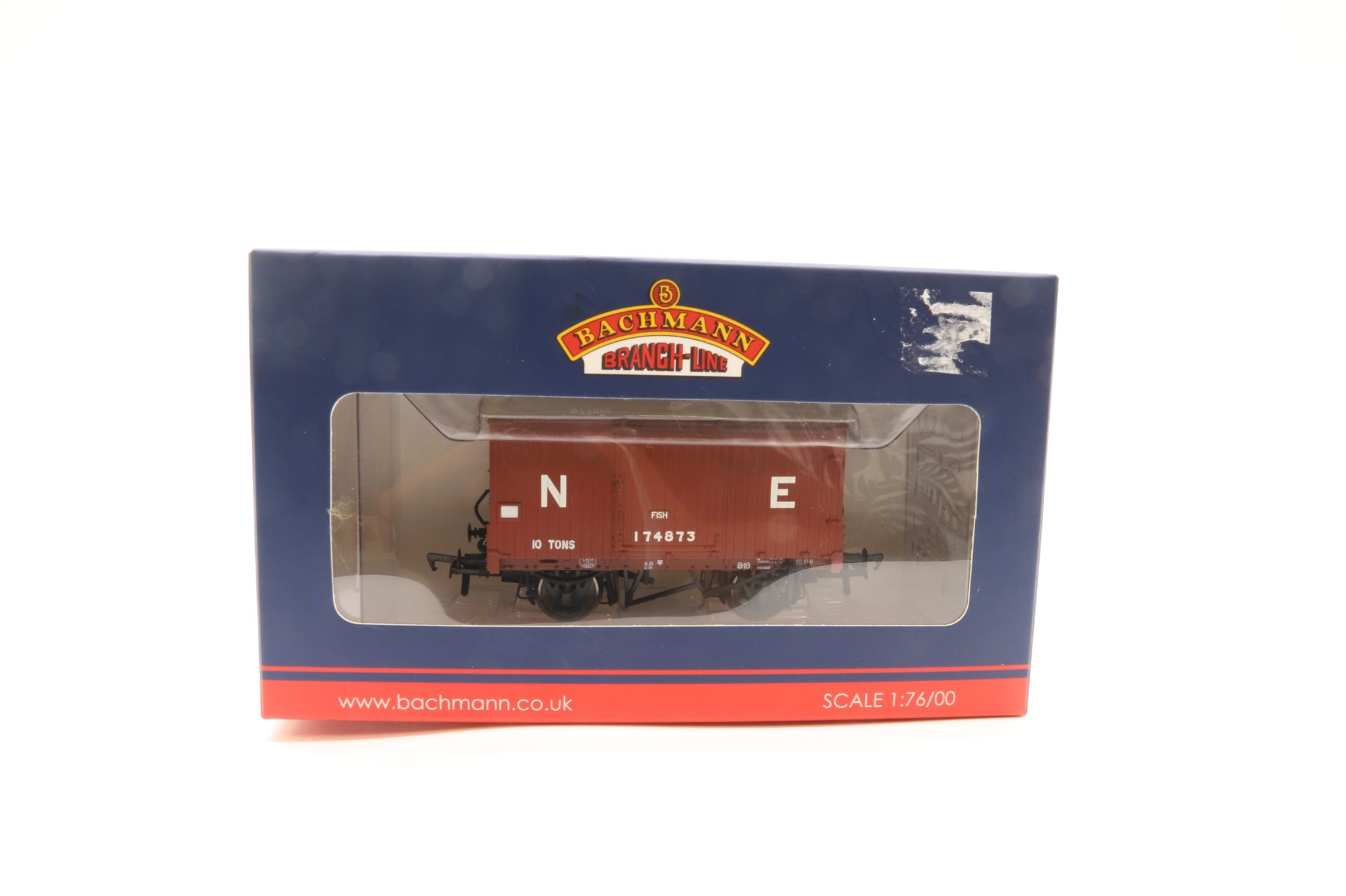 Bachmann OO Rake of 8 10T Fish Van LNER Oxide & 20T Brake Van Brown Inc.38-575& 38-575A
