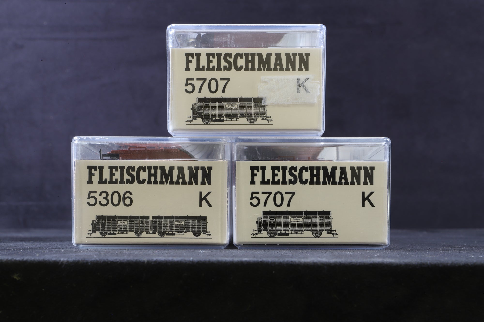 Fleischmann HO 5705 & 5306 Rake Of 4 DR Box Vans