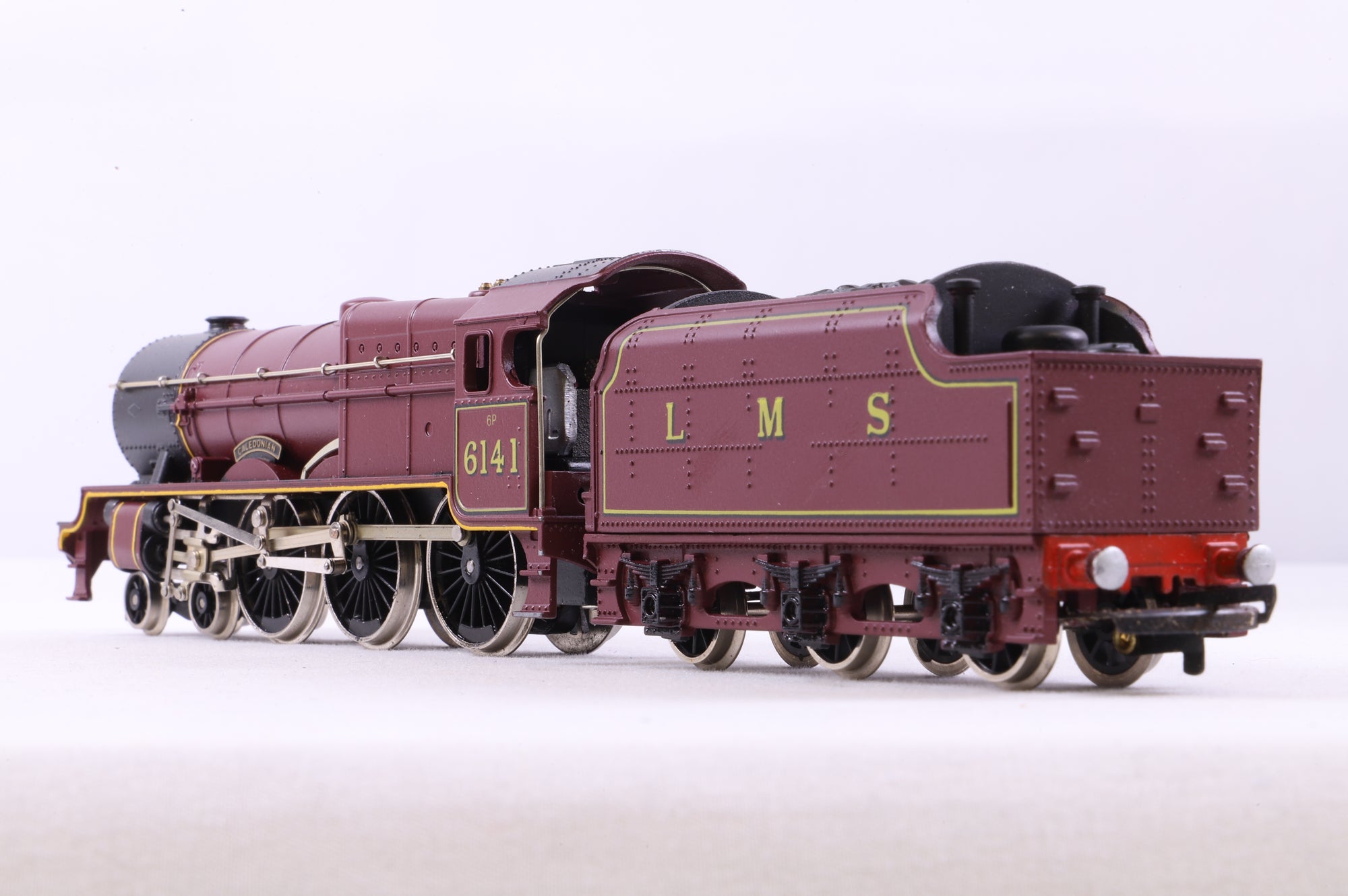 Wrenn OO W2260/A Royal Scot 'Caledonian' LMS Maroon