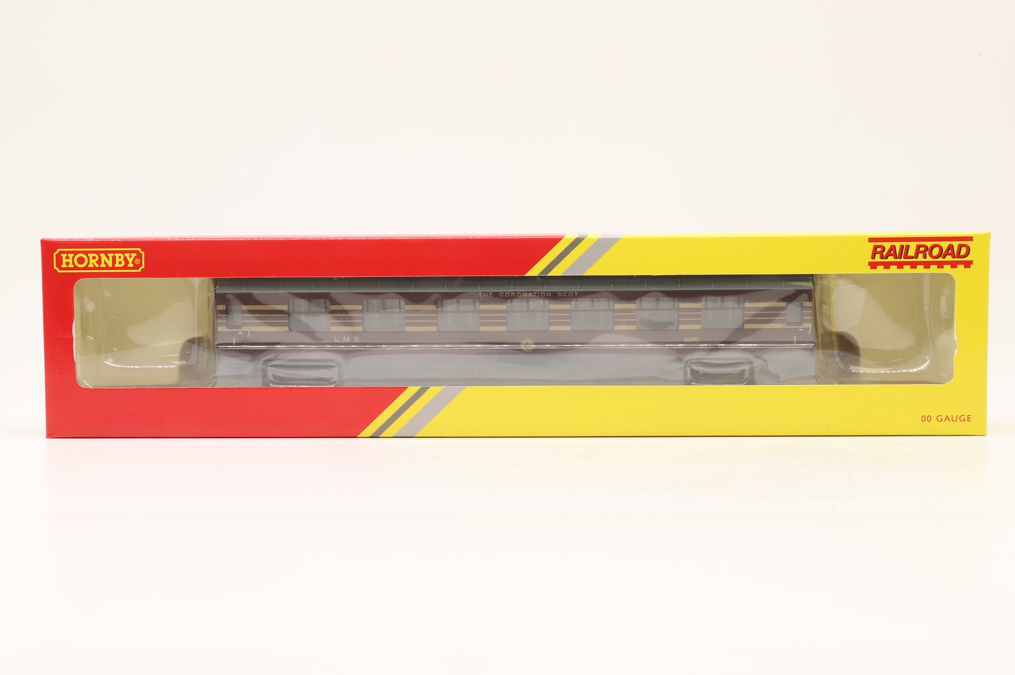 Hornby OO R4873 LMS Coronation Scot Coach Pack