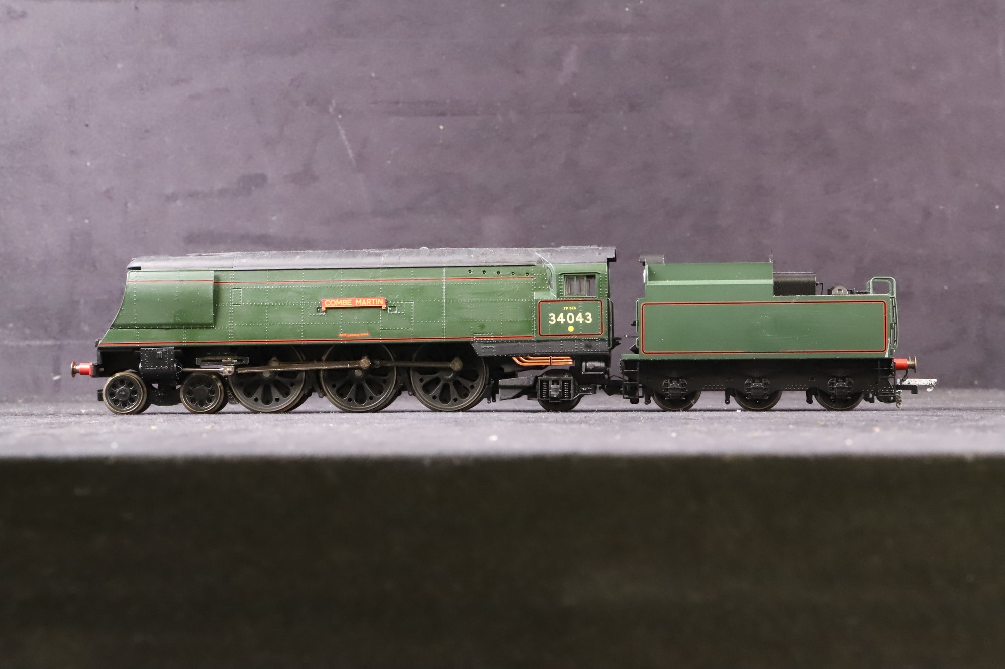 WORKSHOP Hornby OO R2436 West Country Class 4-6-2 'Combe Martin' '34043' BR Lined Green