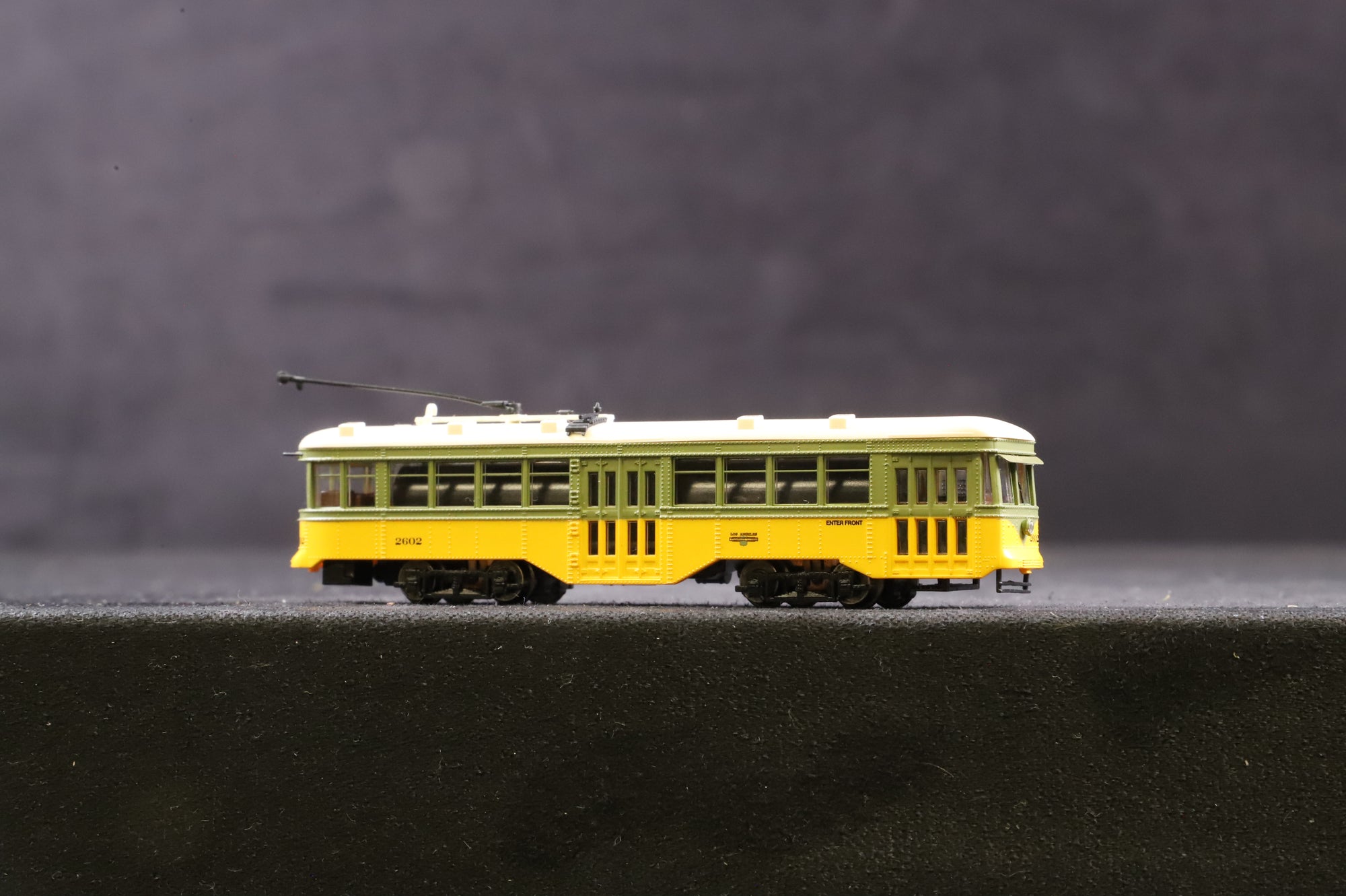 Spectrum N Gauge 84655 Peter Witt Street Car No.2602 in Los Angeles Railway Livery