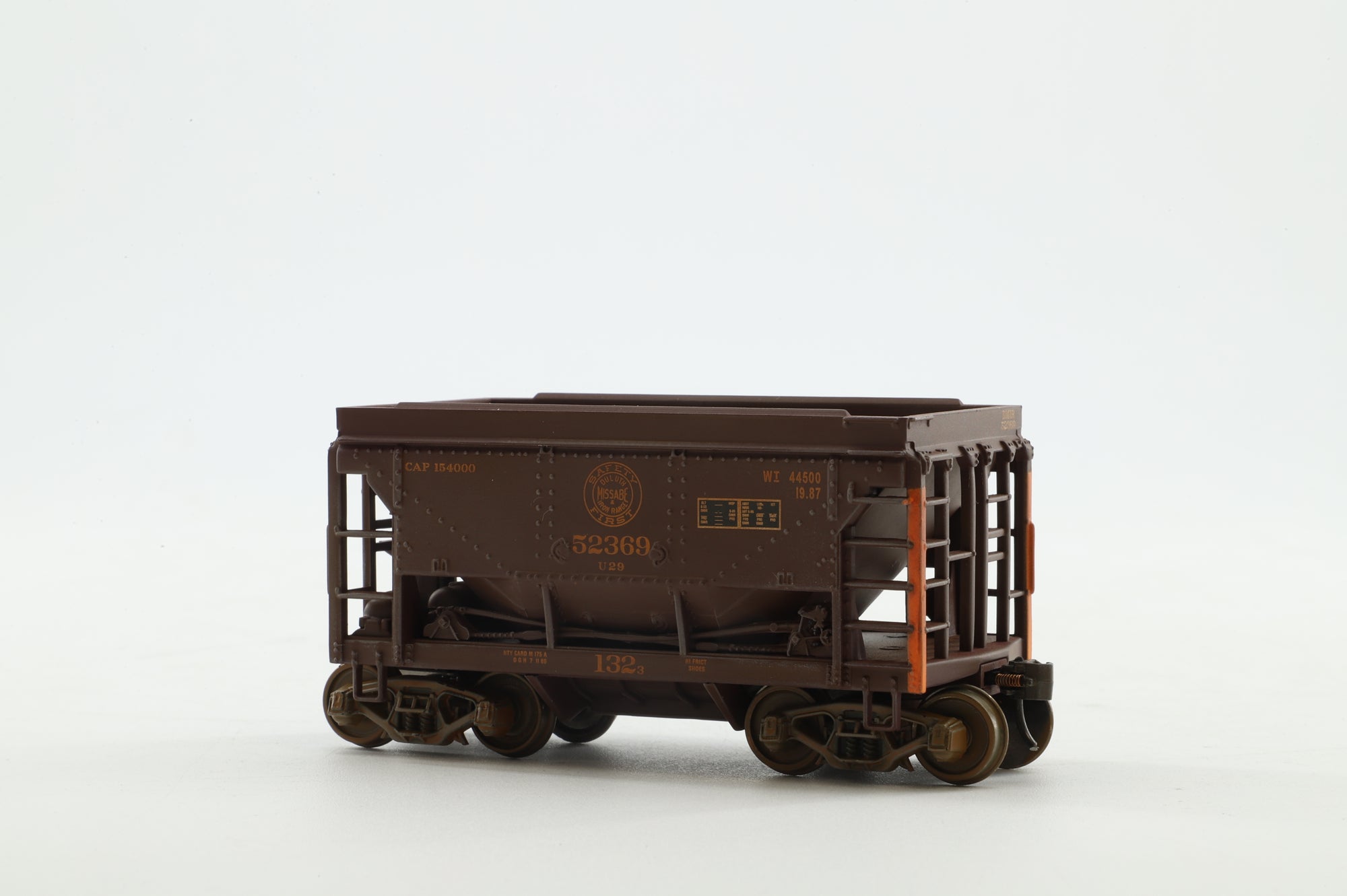 Walthers HO 6-Pack of 24' Michigan Ore Cars in DMIR Brown/Yellow - Pro-Weathered/Customised