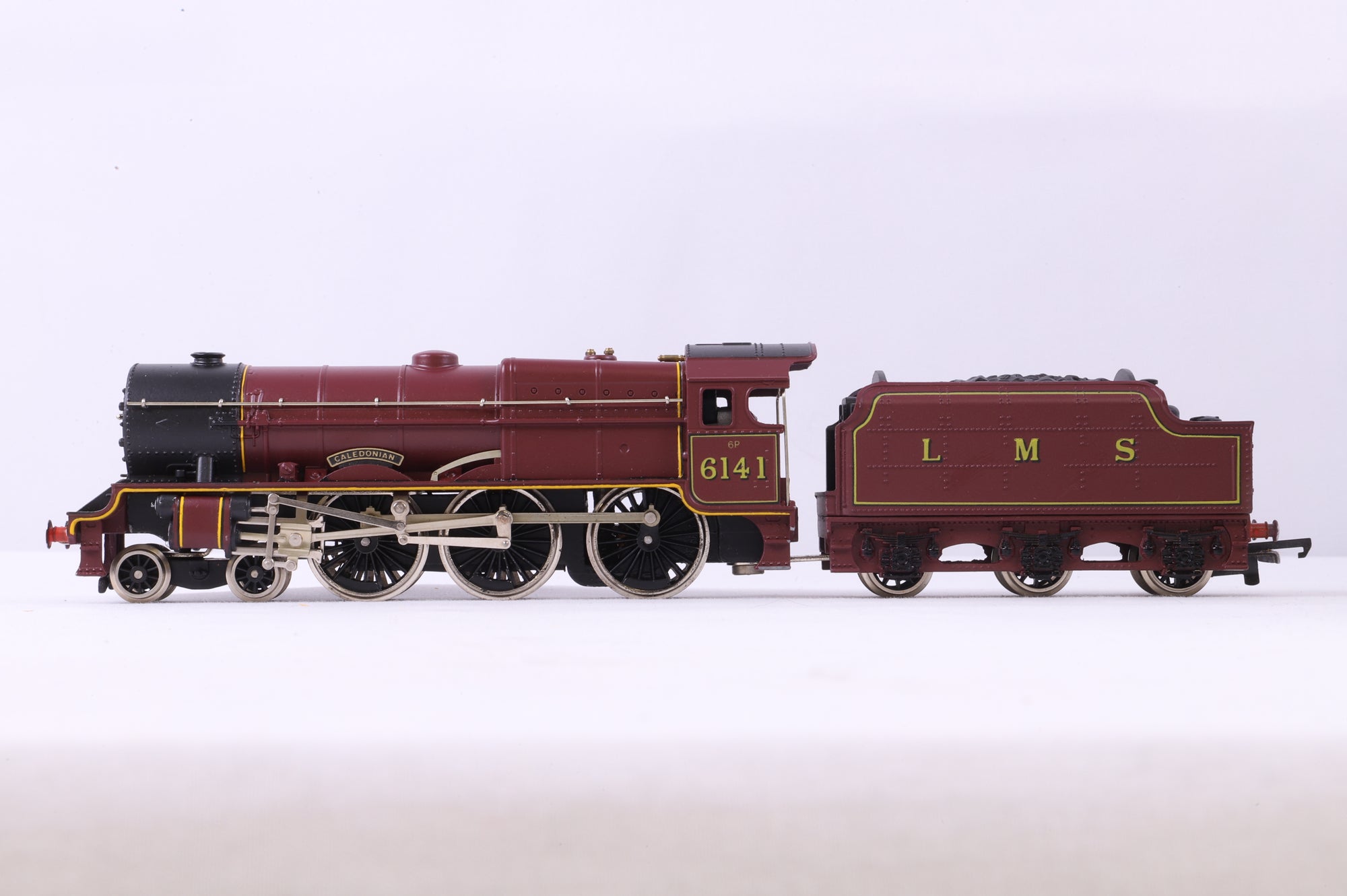 Wrenn OO W2260/A Royal Scot 'Caledonian' LMS Maroon