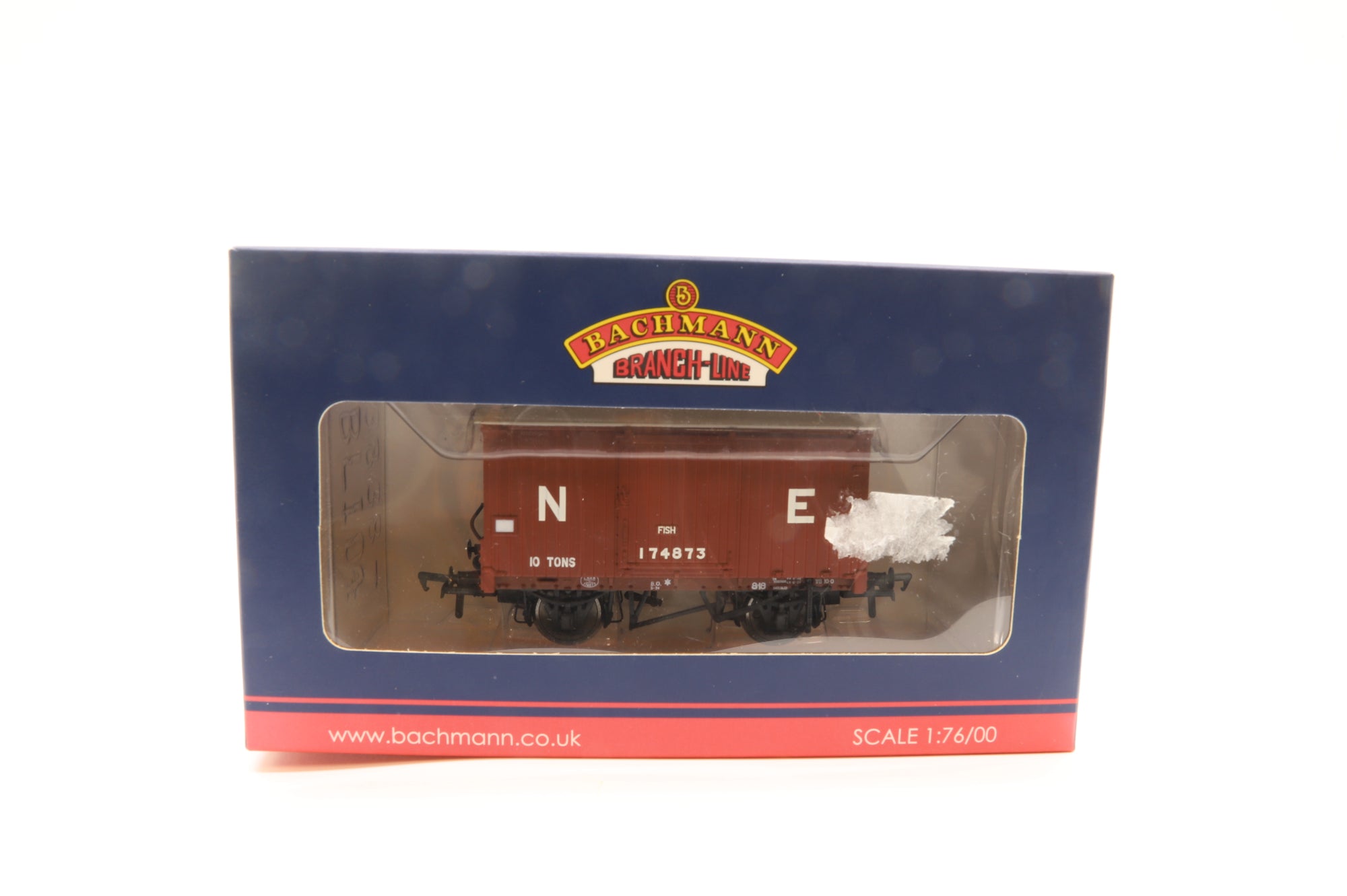 Bachmann OO Rake of 8 10T Fish Van LNER Oxide & 20T Brake Van Brown Inc.38-575& 38-575A