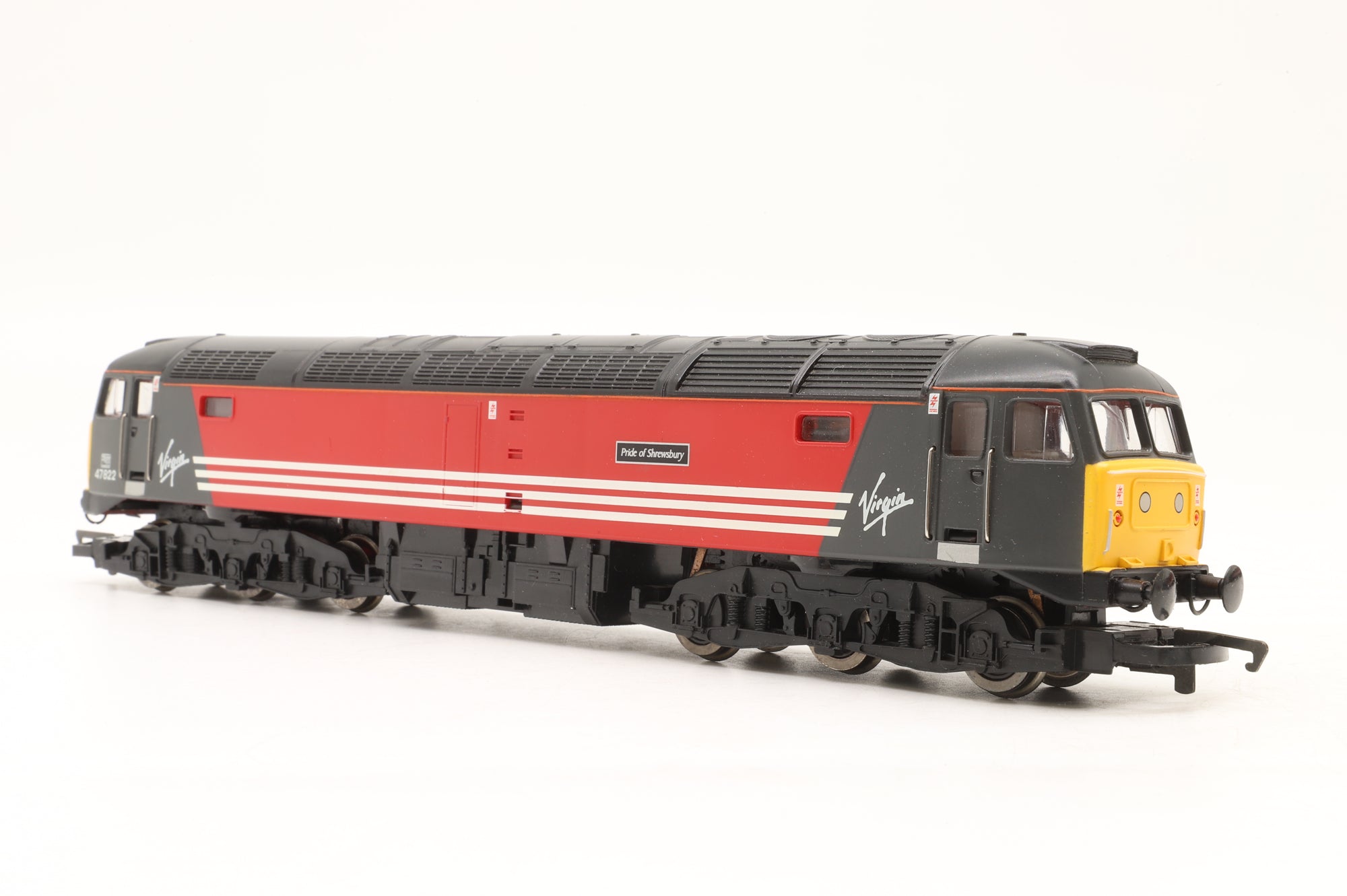 WORKSHOP Hornby OO Spirits of the North Class 47 Virgin Trains 'Pride of Shrewsbury' '47822' with 2 Mk 2d Coaches & 2-Car Class 142 Pacer Railbus Set '55724' & '55770'