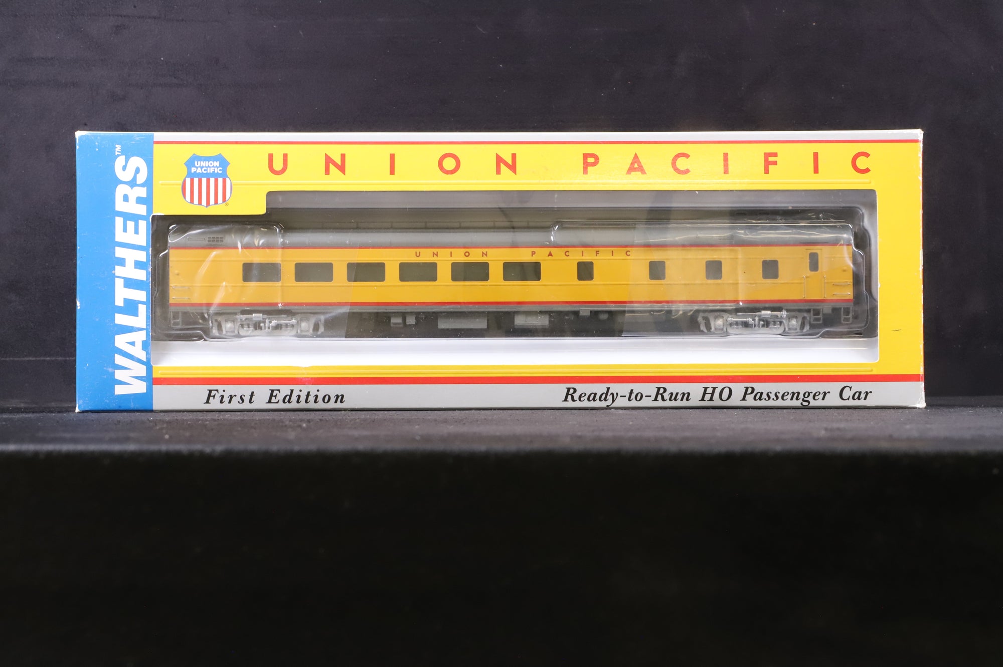 Walthers HO 932-9540 ACF 48-Seat Diner in Union Pacific Livery