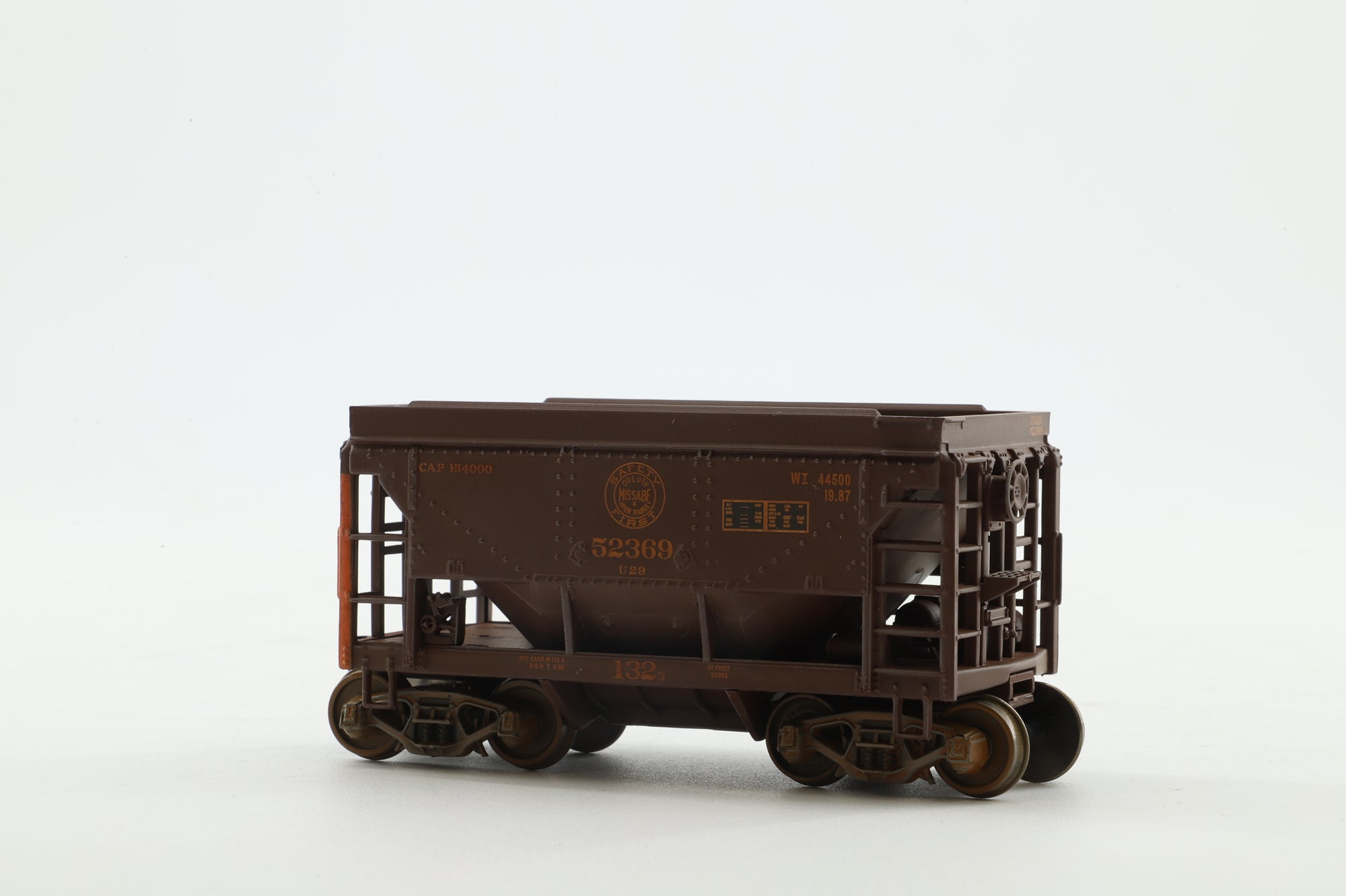 Walthers HO 6-Pack of 24' Michigan Ore Cars in DMIR Brown/Yellow - Pro-Weathered/Customised