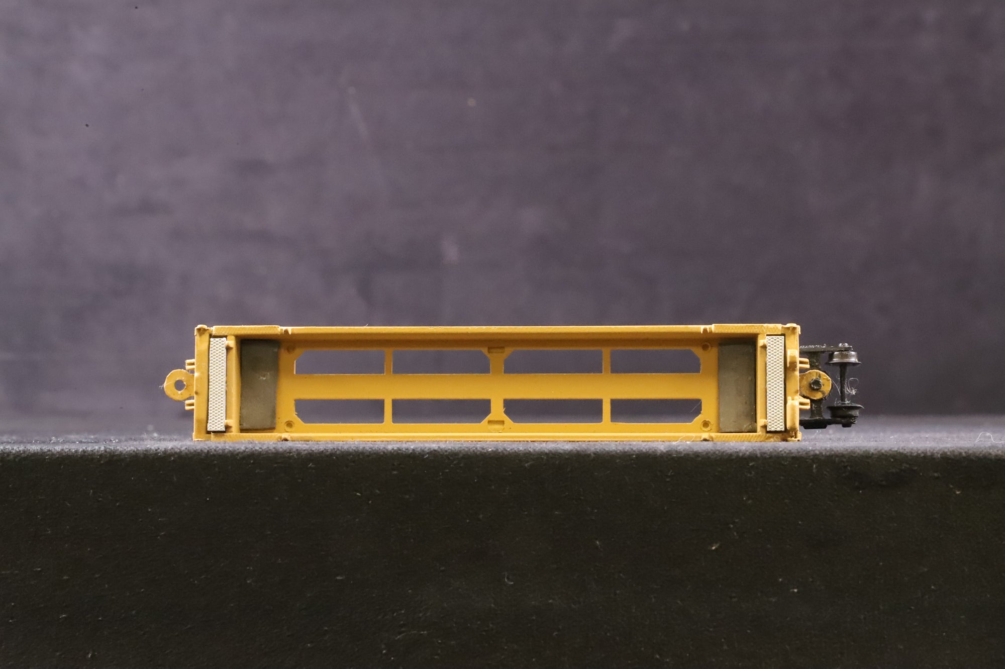 WORKSHOP Walthers N Gauge 932-8108 Thrall 5-Unit Articulated Double Stack Car No.72855 in TTX Livery