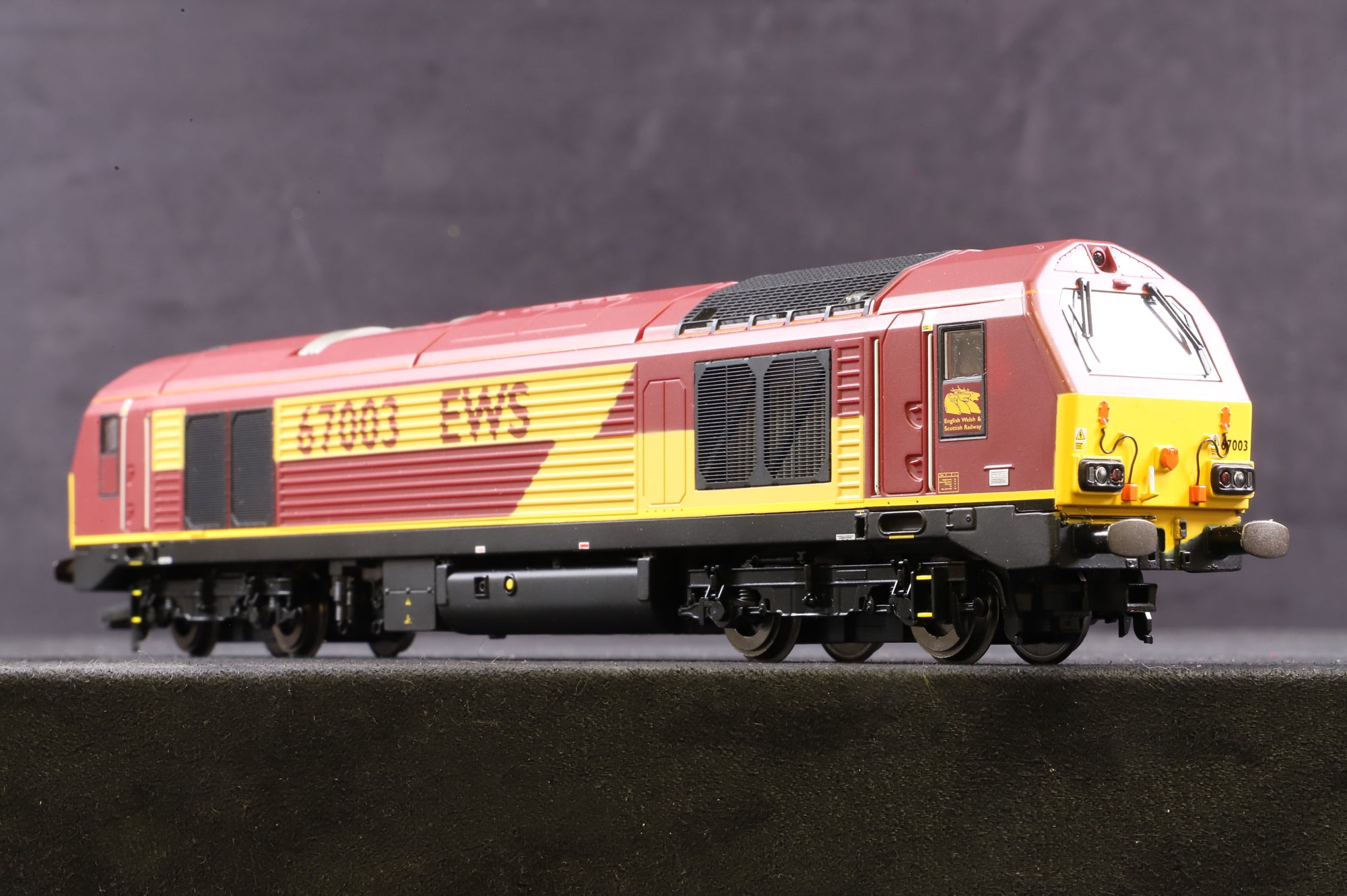 Hornby OO R3399 EWS Freight Train Pack W/Class 67 EWS & 5 MHA Open Wagons