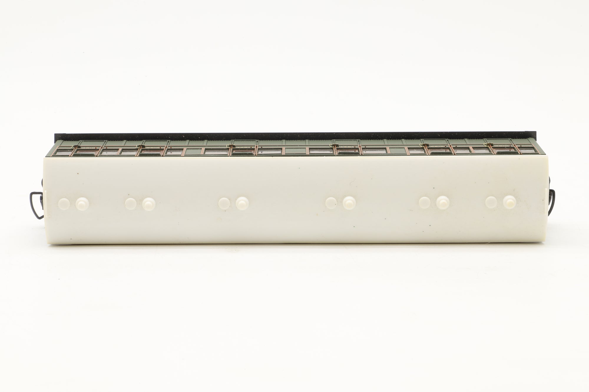 PECO OO-9 GR-401A/421A Rake of 2x Narrow Gauge Coaches in SR Green