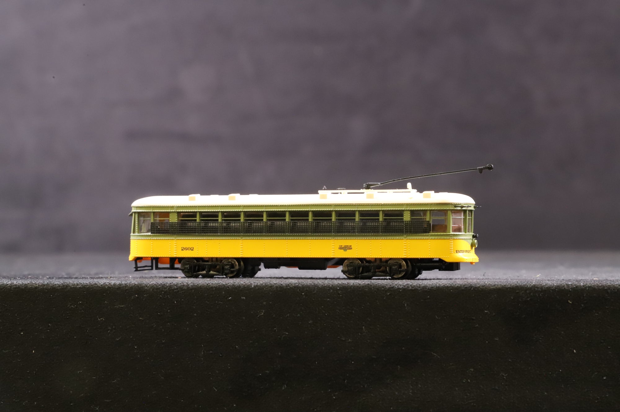 Spectrum N Gauge 84655 Peter Witt Street Car No.2602 in Los Angeles Railway Livery