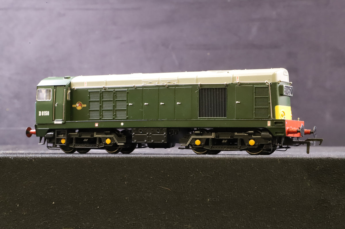 Bachmann OO 32-033DS Class 20 D8158 in BR Green w/ Small Yellow Panels &amp; Head Code Boxes - DCC Sound