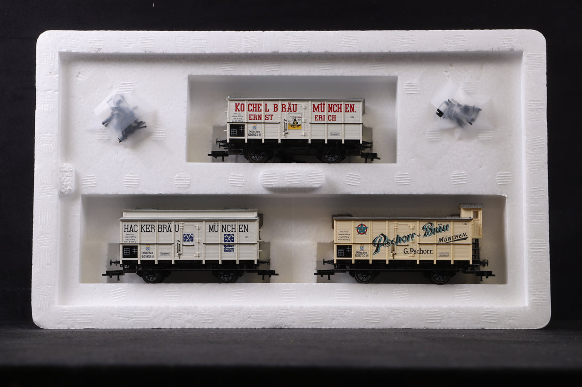 Trix HO 24300 Pack Of 3 Beer Wagons