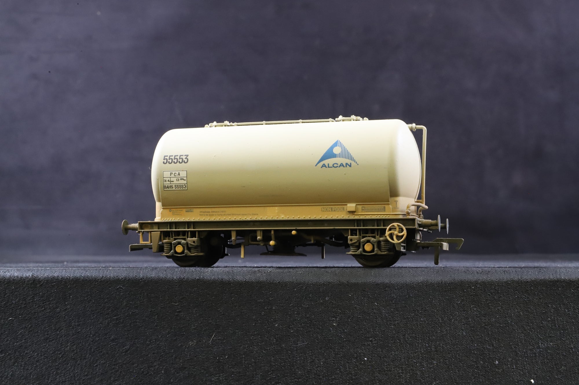 Bachmann OO 2 x 38-652 PCA Metallic Wagons, Grey, Weathered