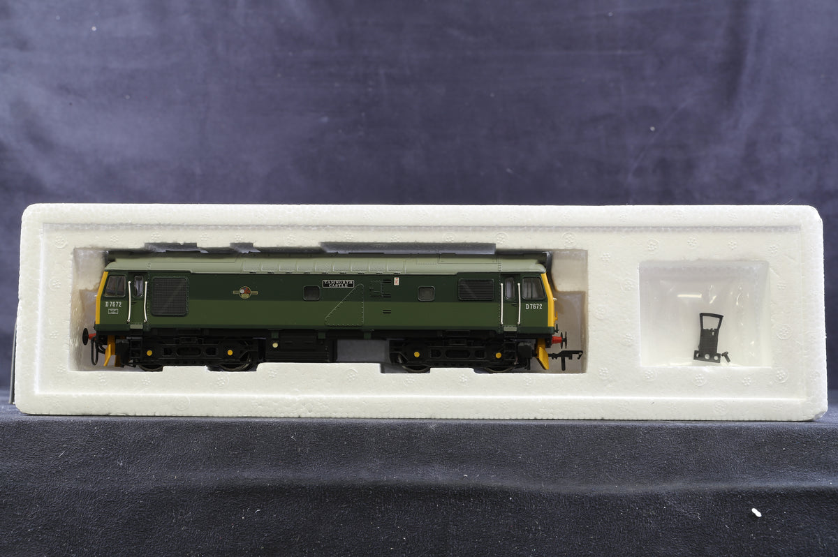 Bachmann OO 32-402 Class 25/3 Bo-Bo D7672 Two Tone Green &#39;Tamworth Castle&#39;