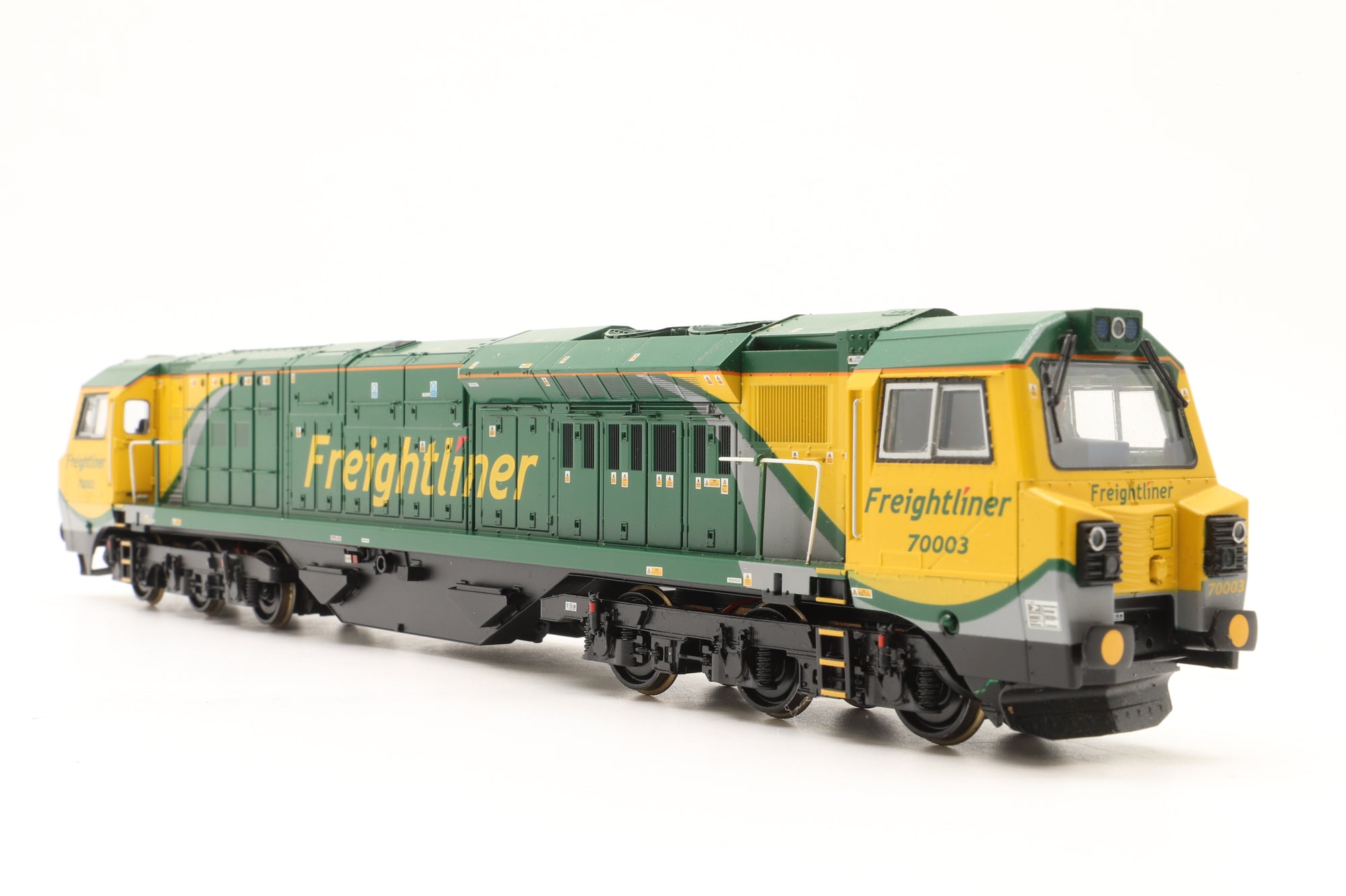 Bachmann OO 31-586 Class 70 70003 in Freightliner Livery