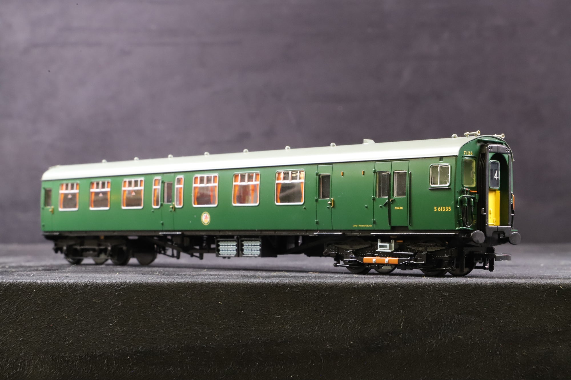 Bachmann 31-426 4CEP EMU '7126' Late SR Multiple Unit Green, DCC Fitted